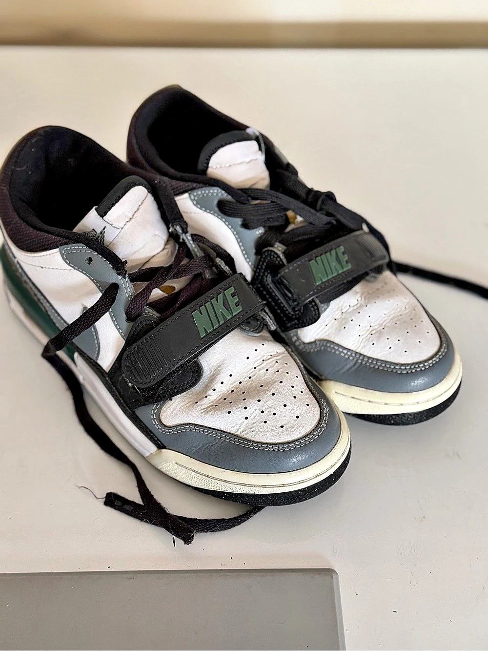 Nike Air Jordan 3 Sneakers 5Y